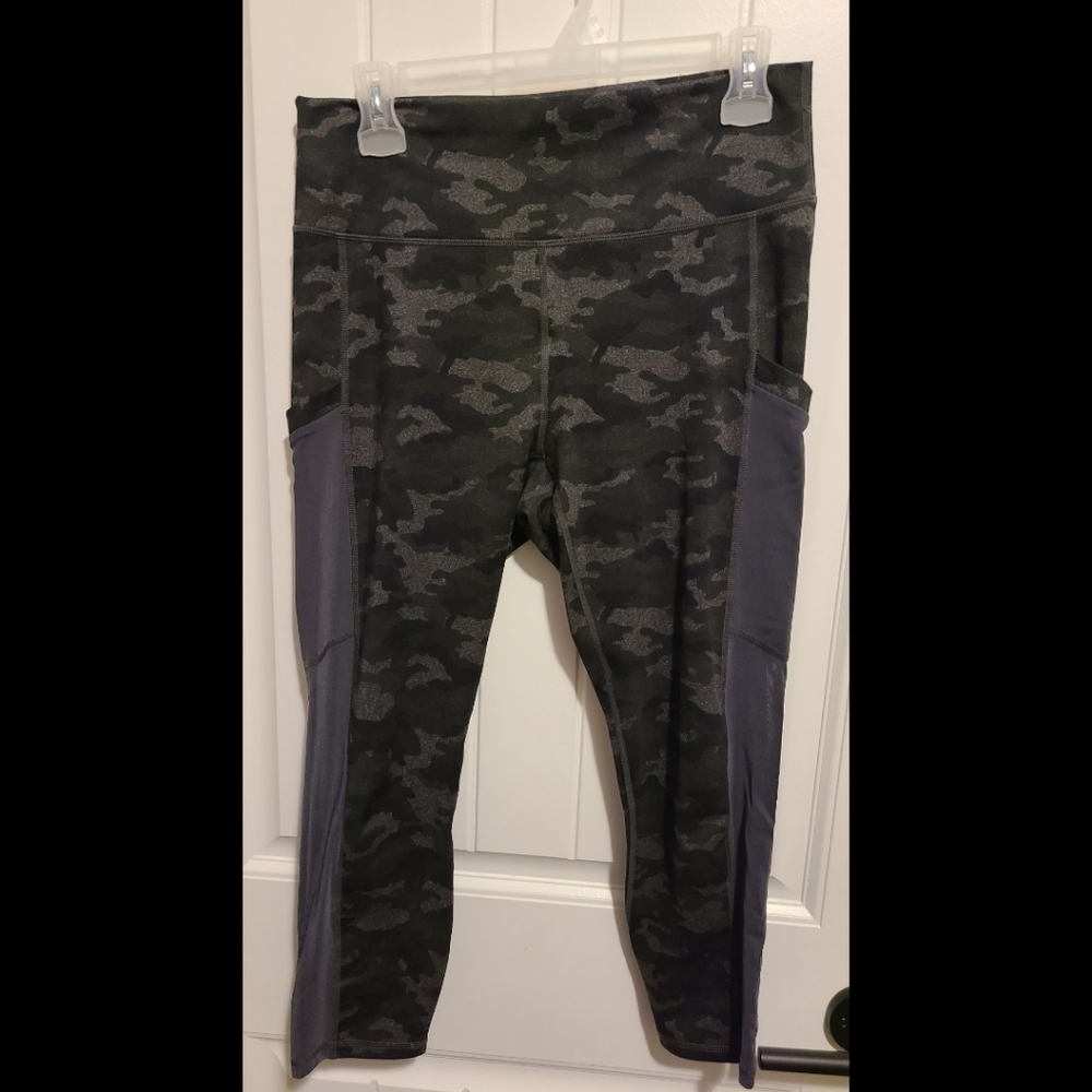 Powerhold Fabletics leggings camo camouflage  large